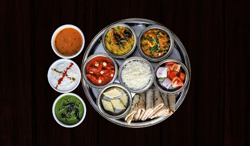 Lalco_Cafe_Veg_Thali